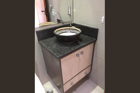 Banheiro de apartamento à venda com 2 quartos, 65m² em Jardim Íris, São Paulo