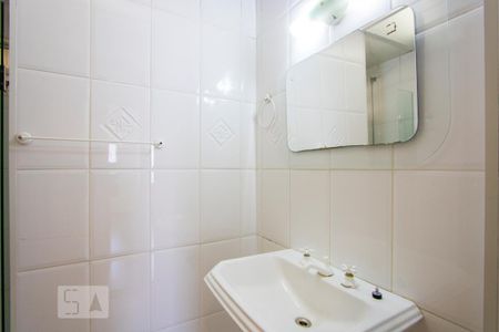 Apartamento para alugar com 92m², 3 quartos e 1 vaga Apartamento para alugar com 92m², 3 quartos e 1 vagaBanheiro social