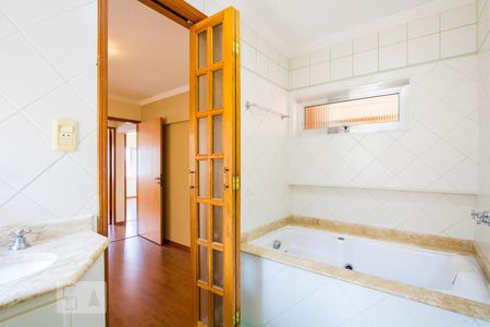 Banheiro do quarto 1 de apartamento para alugar com 3 quartos, 92m² em Centro, Santo André