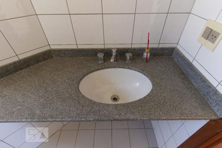 Apartamento à venda com 105m², 2 quartos e 1 vaga Apartamento à venda com 105m², 2 quartos e 1 vagaBanheiro Pia