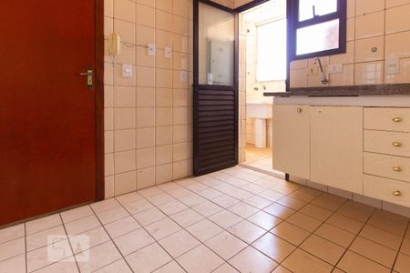 Apartamento à venda com 105m², 2 quartos e 1 vaga Apartamento à venda com 105m², 2 quartos e 1 vagaCozinha