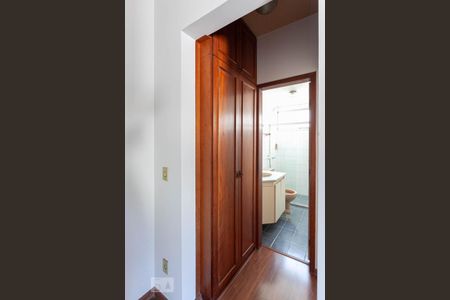 Corredor de apartamento para alugar com 1 quarto, 65m² em Funcionários, Belo Horizonte