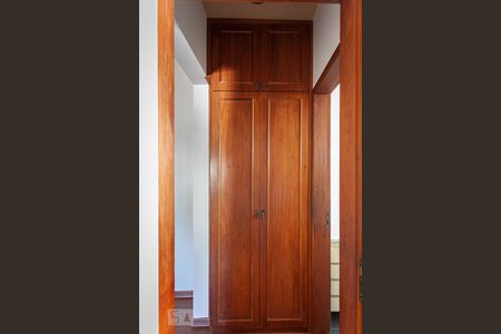 Corredor - Armários de apartamento para alugar com 1 quarto, 65m² em Funcionários, Belo Horizonte