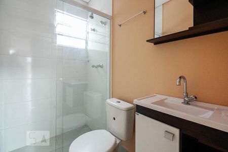 Banheiro  de kitnet/studio para alugar com 1 quarto, 15m² em Brás, São Paulo