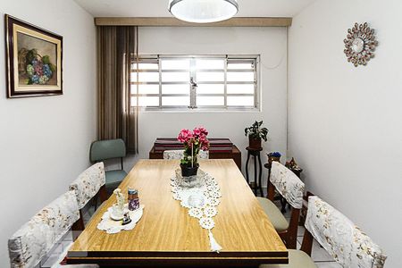 Casa à venda com 300m², 4 quartos e 3 vagas Casa à venda com 300m², 4 quartos e 3 vagasSala de jantar