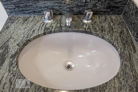 Apartamento para alugar com 90m², 1 quarto e 1 vagaBanheiro da Suíte 1 - Pia