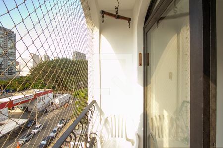 Apartamento à venda com 80m², 2 quartos e 2 vagasVaranda