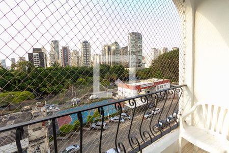 Apartamento à venda com 80m², 2 quartos e 2 vagasVaranda