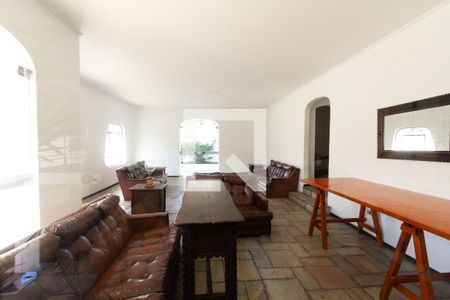 Apartamento à venda com 80m², 2 quartos e 2 vagasHall social