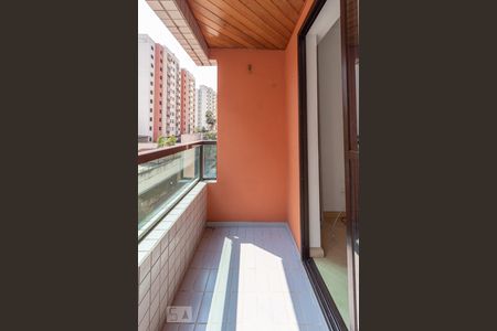 Apartamento para alugar com 75m², 3 quartos e 1 vaga Apartamento para alugar com 75m², 3 quartos e 1 vagaSacada