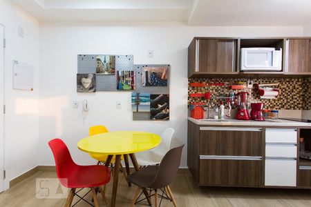 Sala e Cozinha de apartamento para alugar com 1 quarto, 35m² em Vila Prudente, São Paulo
