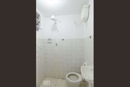 Banheiro de Casa com 1 quarto, 30m² Centro
