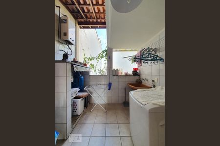 Casa à venda com 265m², 5 quartos e 5 vagas Casa à venda com 265m², 5 quartos e 5 vagasÁrea de serviço