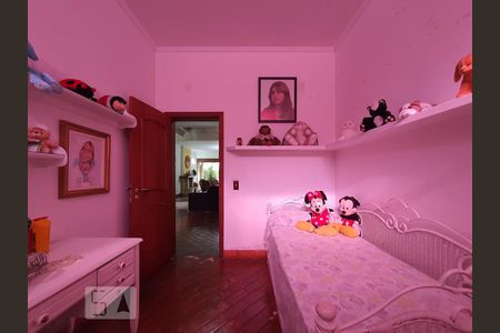 Casa à venda com 265m², 5 quartos e 5 vagas Casa à venda com 265m², 5 quartos e 5 vagasQuarto 4