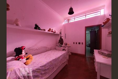 Casa à venda com 265m², 5 quartos e 5 vagas Casa à venda com 265m², 5 quartos e 5 vagasQuarto 4