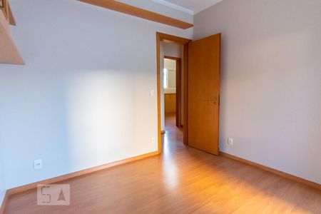 Quarto 1 de apartamento à venda com 3 quartos, 94m² em Vila Itapura, Campinas