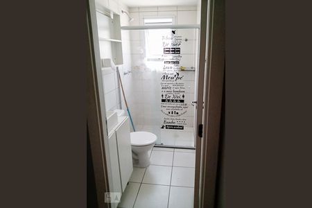 Banheiro de apartamento para alugar com 2 quartos, 46m² em Penha de França, São Paulo