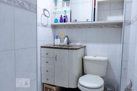 Banheiro da Suíte de apartamento à venda com 2 quartos, 60m² em Vila Brasílio Machado, São Paulo