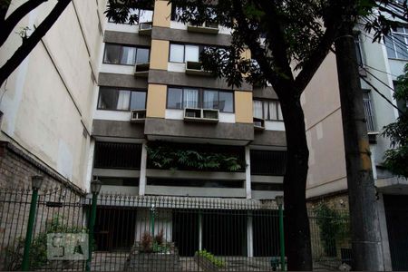 Apartamento para alugar com 96m², 3 quartos e 1 vaga Apartamento para alugar com 96m², 3 quartos e 1 vagaFachada