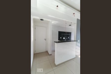 Apartamento para alugar com 80m², 3 quartos e 1 vaga Apartamento para alugar com 80m², 3 quartos e 1 vagaHall de Entrada e Acesso à Cozinha e Área de Serviço