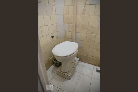 Apartamento à venda com 105m², 3 quartos e sem vaga Apartamento à venda com 105m², 3 quartos e sem vagaBanheiro de Serviço