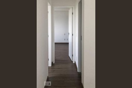 Corredor de apartamento para alugar com 2 quartos, 60m² em Jardim Tupanci, Barueri