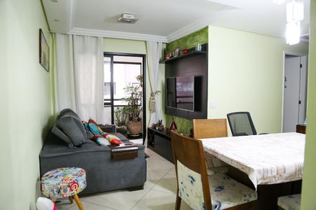 Sala de apartamento à venda com 3 quartos, 67m² em Vila Fachini, São Paulo
