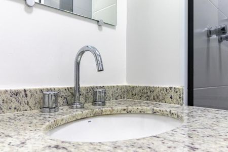 Apartamento à venda com 65m², 2 quartos e 1 vagaBanheiro - Pia