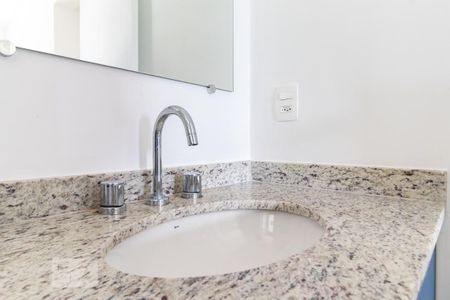 Apartamento à venda com 65m², 2 quartos e 1 vagaBanheiro da Suíte - Pia