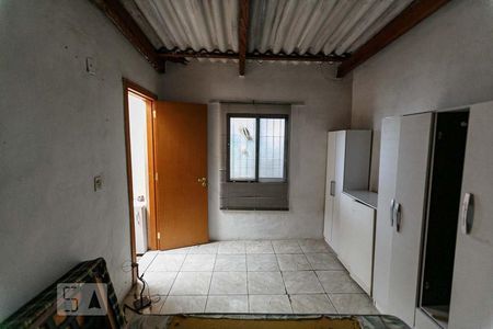 Quarto de casa para alugar com 1 quarto, 54m² em Vila Nova, Porto Alegre