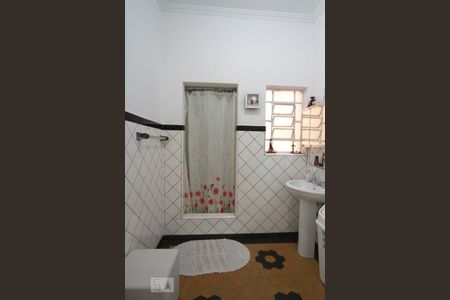 Casa à venda com 230m², 5 quartos e 2 vagasBanheiro