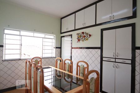 Casa à venda com 230m², 5 quartos e 2 vagasCopa