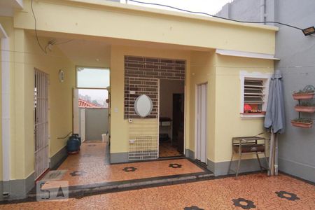 Casa à venda com 230m², 5 quartos e 2 vagasQuintal