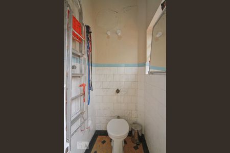 Casa à venda com 230m², 5 quartos e 2 vagasBanheiro de Serviço