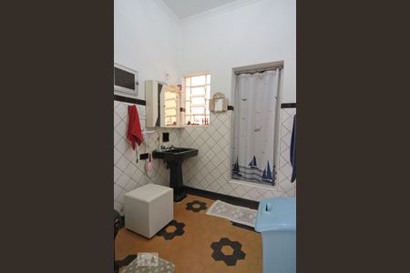 Casa à venda com 230m², 5 quartos e 2 vagasBanheiro da Suíte