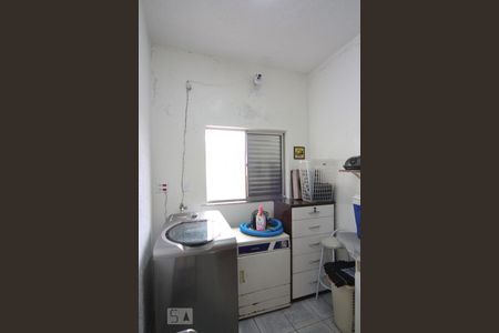 Casa à venda com 230m², 5 quartos e 2 vagasQuarto de Serviço