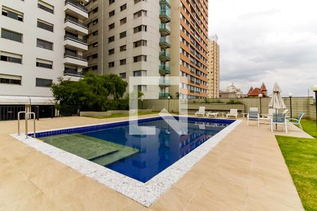 Apartamento à venda com 330m², 4 quartos e 4 vagasÁrea comum - Piscina
