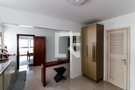 Apartamento à venda com 330m², 4 quartos e 4 vagasCozinha