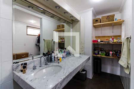 Apartamento à venda com 330m², 4 quartos e 4 vagasBanheiro do Quarto 1 - Suíte