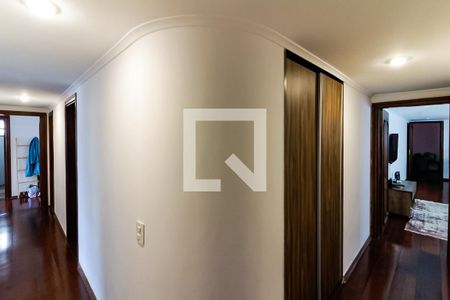 Apartamento à venda com 330m², 4 quartos e 4 vagasCorredor dos Quartos