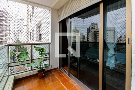Apartamento à venda com 330m², 4 quartos e 4 vagasSacada do Quarto 1 - Suíte