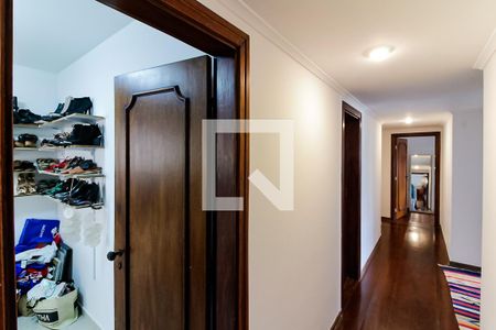 Apartamento à venda com 330m², 4 quartos e 4 vagasCorredor dos Quartos