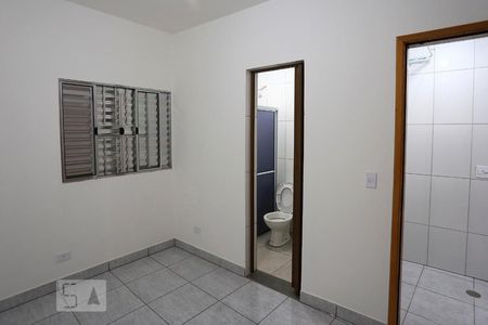 Quarto de kitnet/studio para alugar com 1 quarto, 28m² em Jardim Novo Taboão, São Paulo