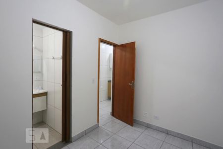 Quarto de kitnet/studio para alugar com 1 quarto, 28m² em Jardim Novo Taboão, São Paulo