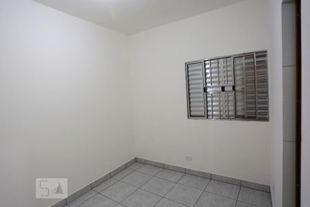 Quarto de kitnet/studio para alugar com 1 quarto, 28m² em Jardim Novo Taboão, São Paulo