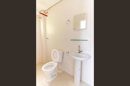 Banheiro de apartamento para alugar com 1 quarto, 33m² em Vila Mazzei, São Paulo