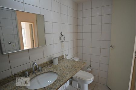 Apartamento à venda com 96m², 2 quartos e 1 vagaBanheiro 
