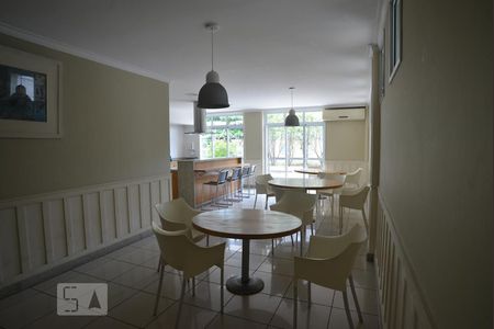 Apartamento à venda com 96m², 2 quartos e 1 vagaSalão de Festas