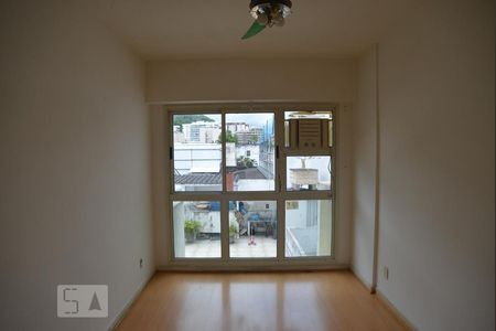 Apartamento à venda com 96m², 2 quartos e 1 vagaQuarto 2