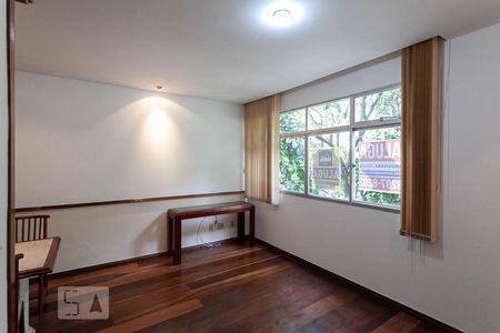 Sala de apartamento para alugar com 3 quartos, 90m² em Santo Antônio, Belo Horizonte